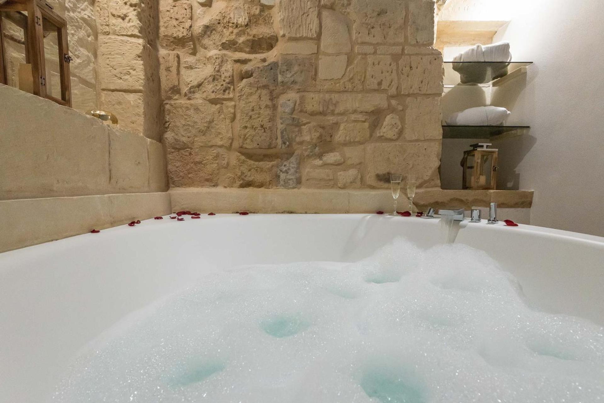 Le Nicchie Luxury Rooms Lecce Exterior foto