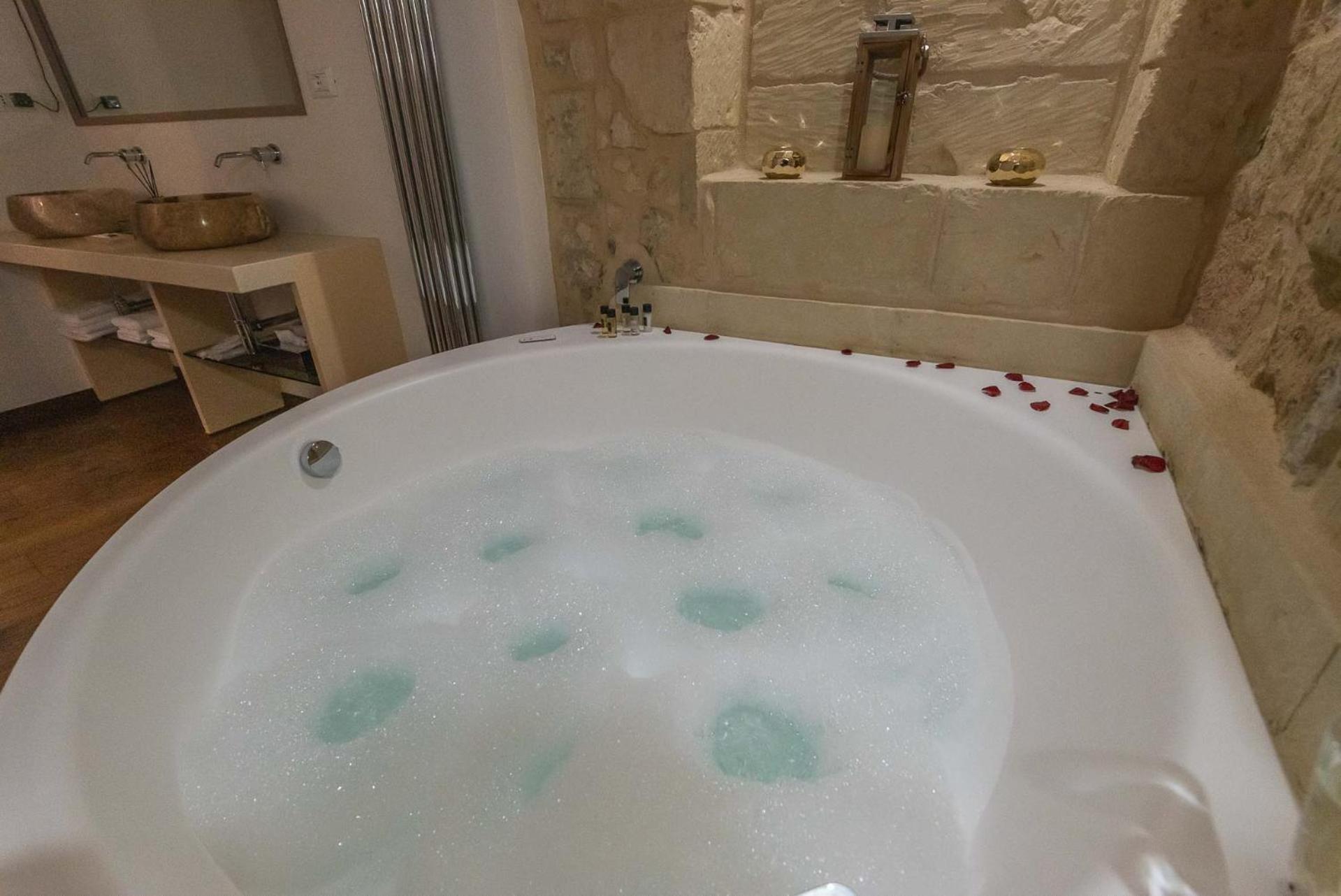 Le Nicchie Luxury Rooms Lecce Exterior foto